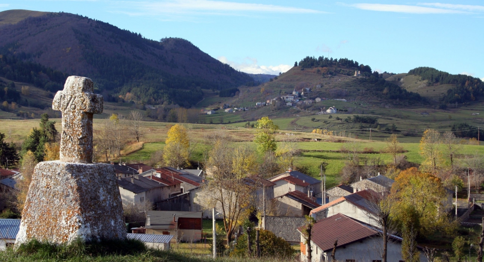 Camurac_Montaillou_2_croix_de_Pichalasic